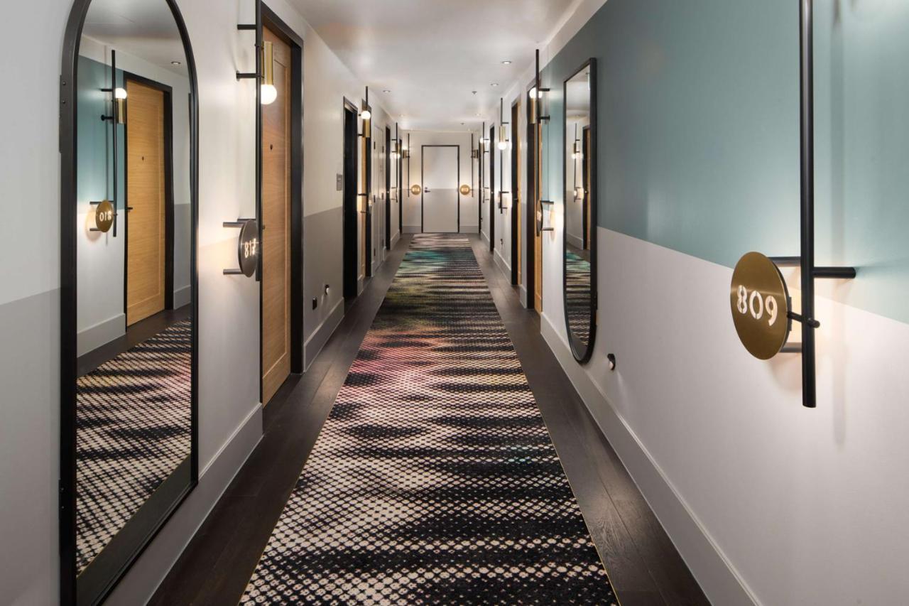 Qt Newcastle Hotel Luaran gambar A corridor at the hotel