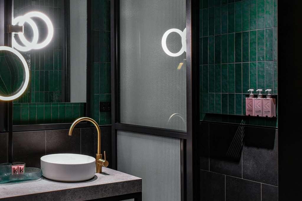 Qt Newcastle Hotel Luaran gambar Bathroom