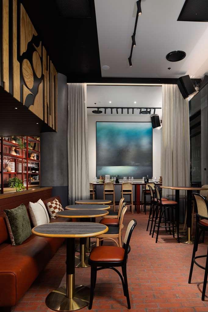 Qt Newcastle Hotel Restoran gambar Interior of the restaurant